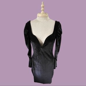 Bodycon Minidress w/ Sweetheart Neckline